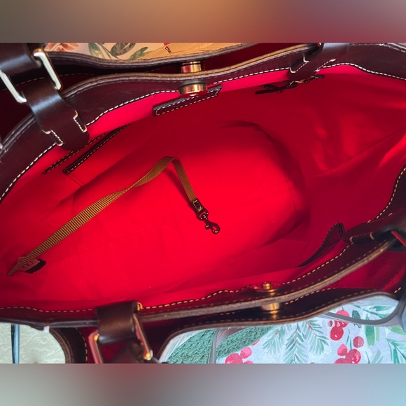 EUC DOONEY AND BOURKE LARGE LEATHER BARLOW BAG - Picture 6 of 8